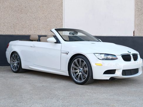 Used 2013 BMW M3 Convertible RWD image 3