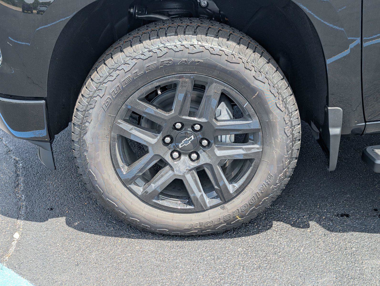 New 2026 Chevrolet Silverado 1500 RST w/ Convenience Package II AWD/4WD image 9