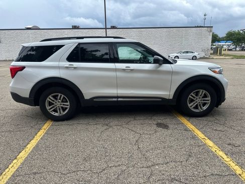 Used 2021 Ford Explorer XLT w/ Class III Trailer Tow Package AWD/4WD image 17
