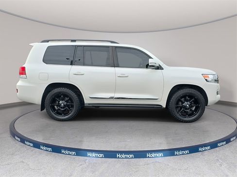 Used 2021 Toyota Land Cruiser image 4