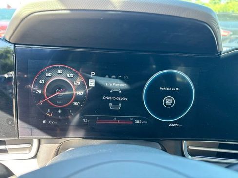 Used 2024 Hyundai Elantra SEL w/ Convenience Package FWD image 5