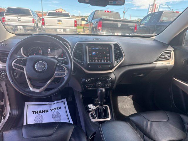 Used 2017 Jeep Cherokee Limited FWD image 13