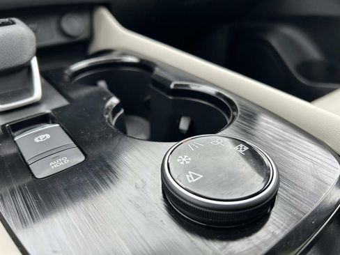 Used 2023 Nissan Rogue SL image 34