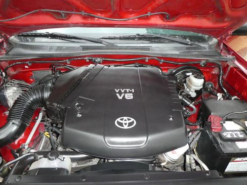 Used 2011 Toyota Tacoma PreRunner w/ SR5 Pkg #2 image 17