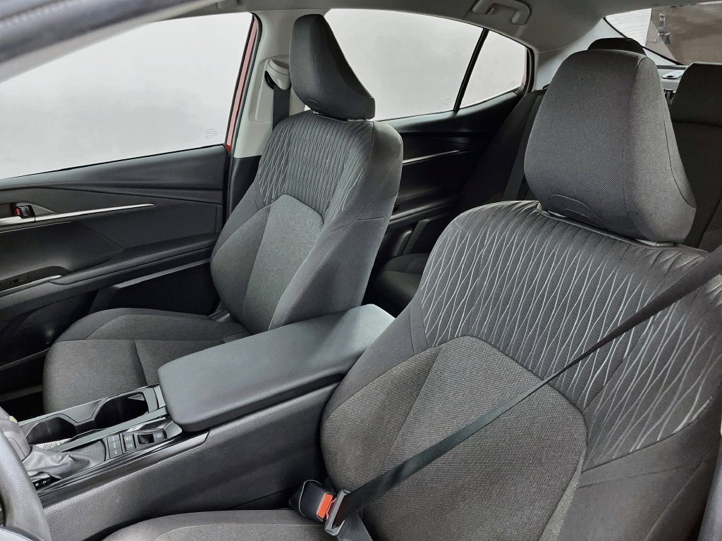 Used 2025 Toyota Camry LE FWD image 24