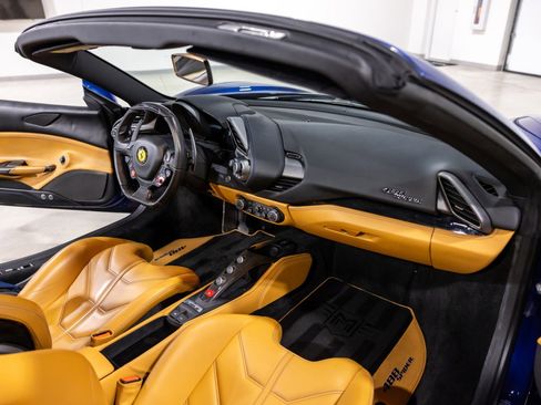Used 2019 Ferrari 488 Spider image 36