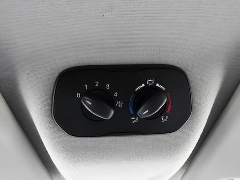 Used 2018 Ford Transit 350 XL RWD image 32