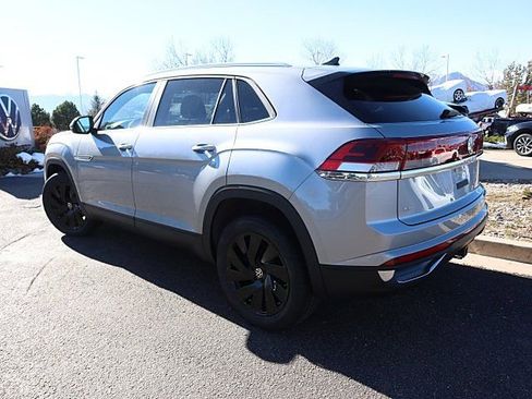 Certified 2025 Volkswagen Atlas Cross Sport SE image 4