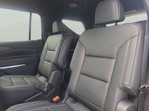 New 2026 Chevrolet Traverse LT image 9
