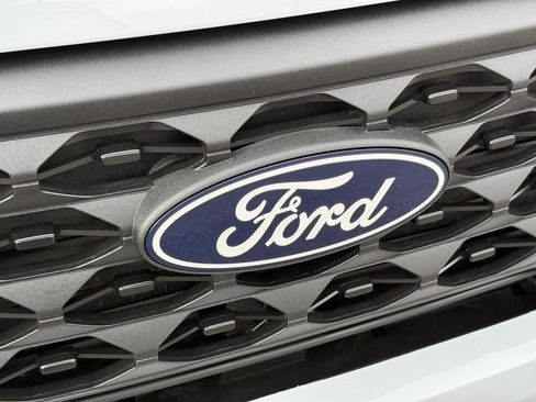 New 2025 Ford Maverick XLT image 9