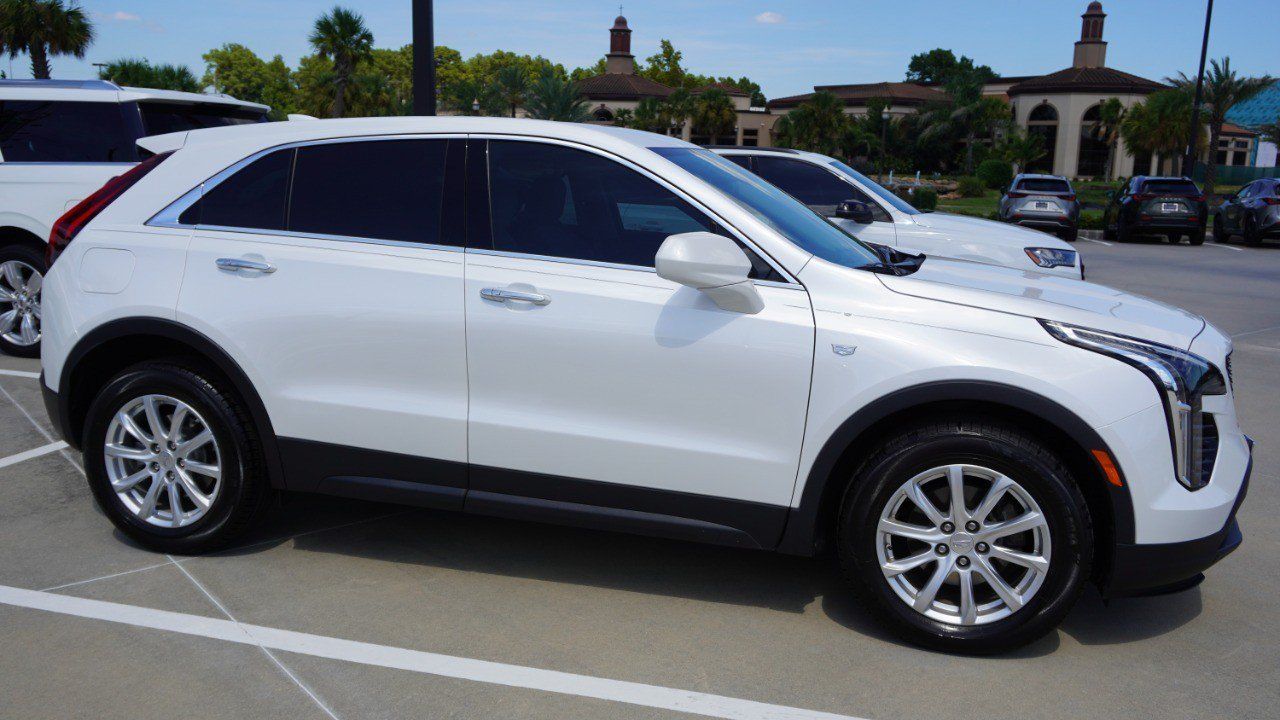Used 2019 Cadillac XT4 Luxury FWD image 4