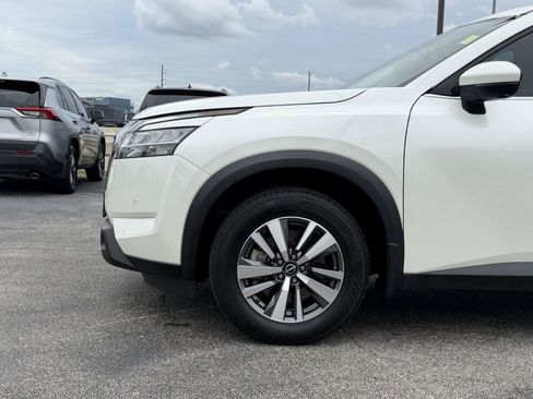 Used 2024 Nissan Pathfinder SL AWD/4WD image 10