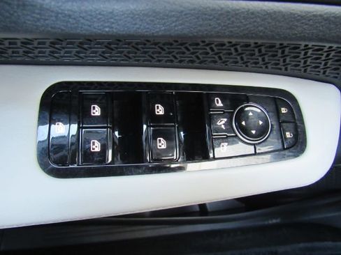 Used 2024 Nissan Ariya FWD image 32