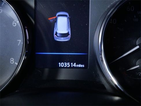 Used 2019 Nissan Rogue SV image 17