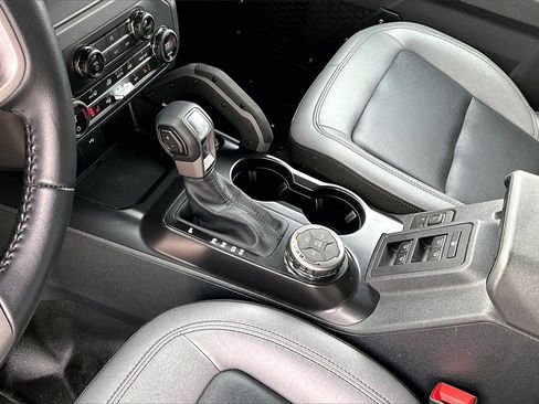 Used 2024 Ford Bronco Big Bend image 15