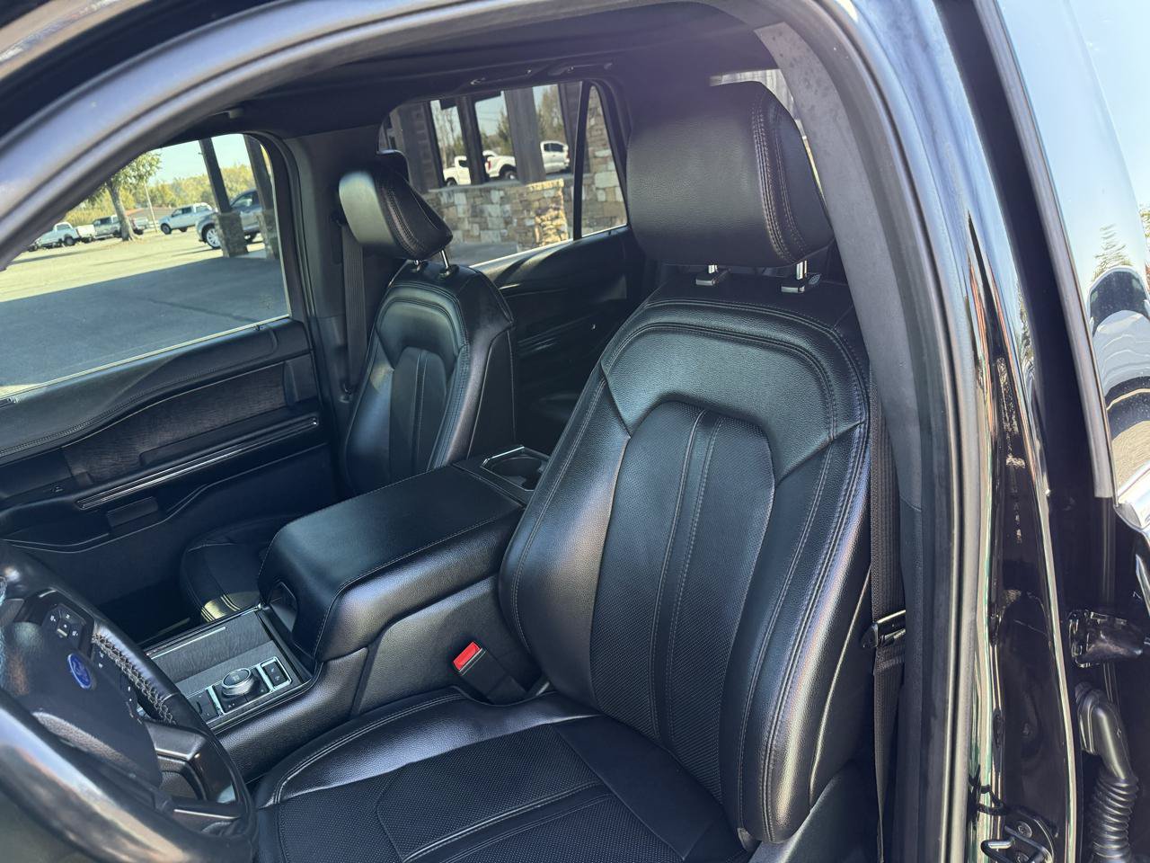 Used 2021 Ford Expedition Limited AWD/4WD image 12