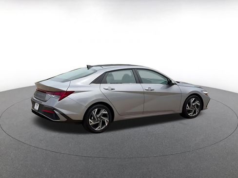 Used 2025 Hyundai Elantra SEL image 15