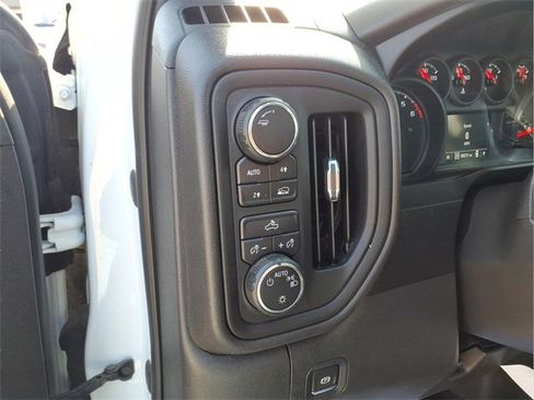 Used 2020 Chevrolet Silverado 1500 Custom w/ Custom Value Package image 22