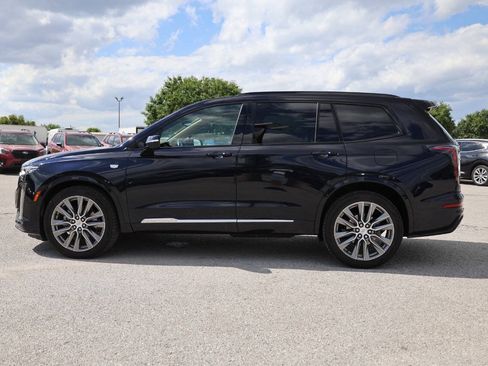 Used 2021 Cadillac XT6 Sport w/ Platinum Package AWD/4WD image 8