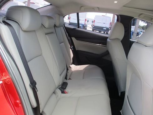 Used 2022 MAZDA MAZDA3 s FWD image 11