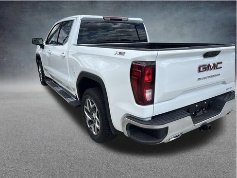 Used 2025 GMC Sierra 1500 SLE w/ X31 Off-Road Package AWD/4WD image 8