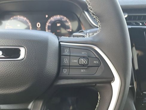 New 2025 Jeep Grand Cherokee L Altitude image 19