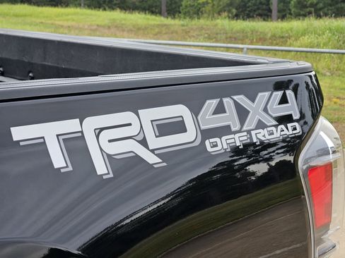 Used 2023 Toyota Tacoma TRD Sport image 5