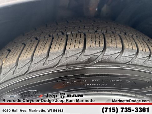 Used 2018 Chrysler 300 Limited w/ Safetytec Plus Group image 12