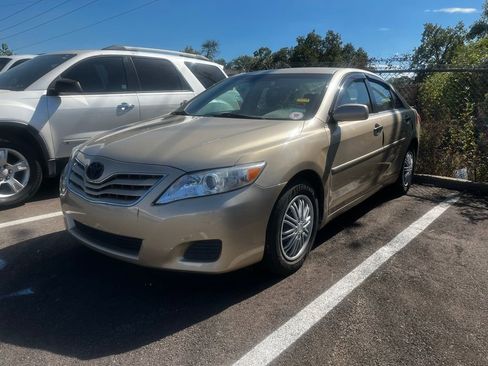Used 2010 Toyota Camry SE image 21