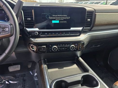 Used 2025 Chevrolet Silverado 2500 High Country w/ Technology Package AWD/4WD image 24