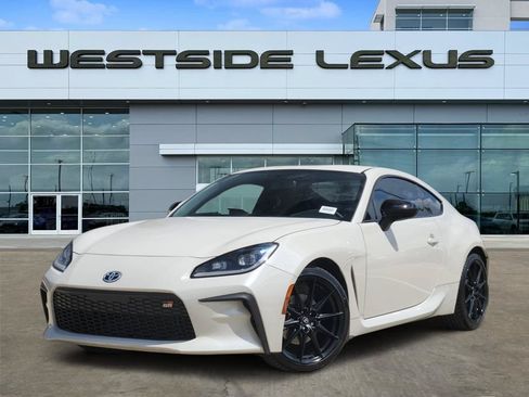 Used 2024 Toyota GR86 Premium RWD image 1
