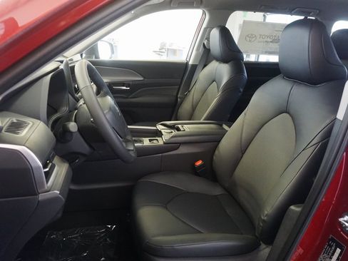 New 2026 Toyota Grand Highlander XLE image 21