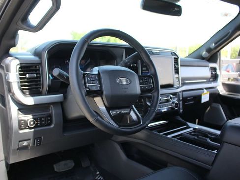 Used 2026 Ford F450 Platinum w/ FX4 Off-Road Package AWD/4WD image 8