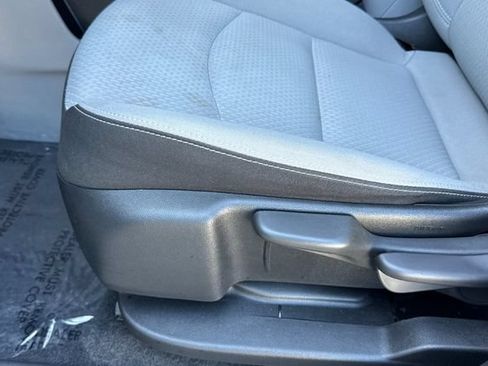 Used 2024 GMC Terrain SLE FWD image 13