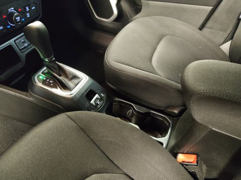 Used 2020 Jeep Renegade Sport w/ Sport Appearance Group image 26