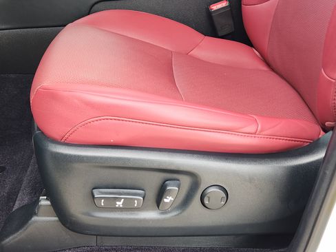 Used 2022 Lexus GX 460 Premium image 32