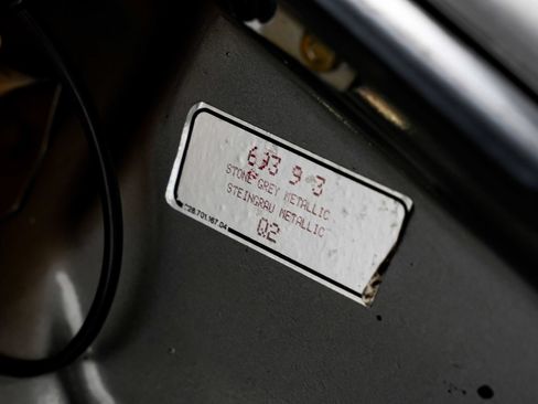 Used 1990 Porsche 911 Carrera RWD image 40