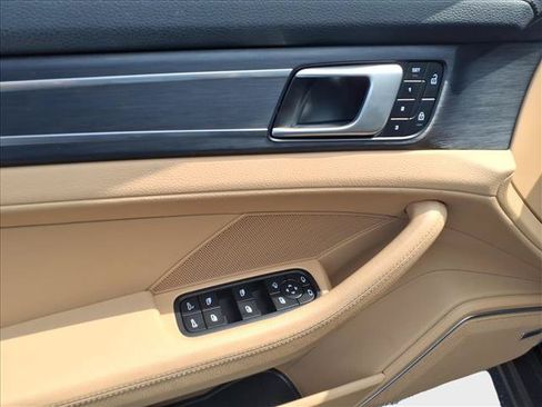 Used 2022 Porsche Panamera 4 Platinum Edition AWD/4WD image 15