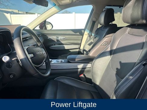 Used 2023 Genesis GV70 2.5T w/ Advanced Package image 13