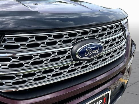 Certified 2022 Ford Explorer Limited w/ Equipment Group 301A AWD/4WD image 32