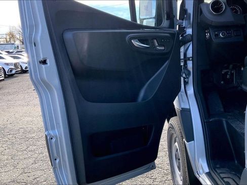 New 2025 Mercedes-Benz Sprinter 2500 image 10