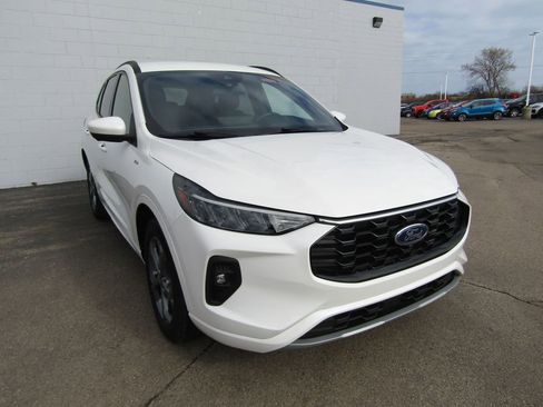 Used 2023 Ford Escape ST-Line Select w/ Tech Pack #2 image 9