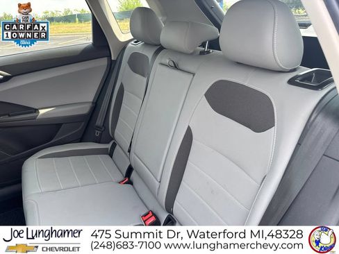 Used 2022 Volkswagen Taos SE w/ Panoramic Sunroof Package AWD/4WD image 13