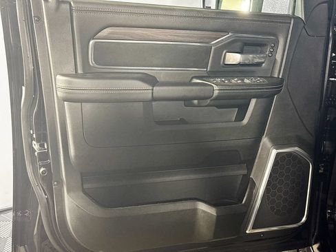 New 2026 RAM 2500 Laramie AWD/4WD image 10