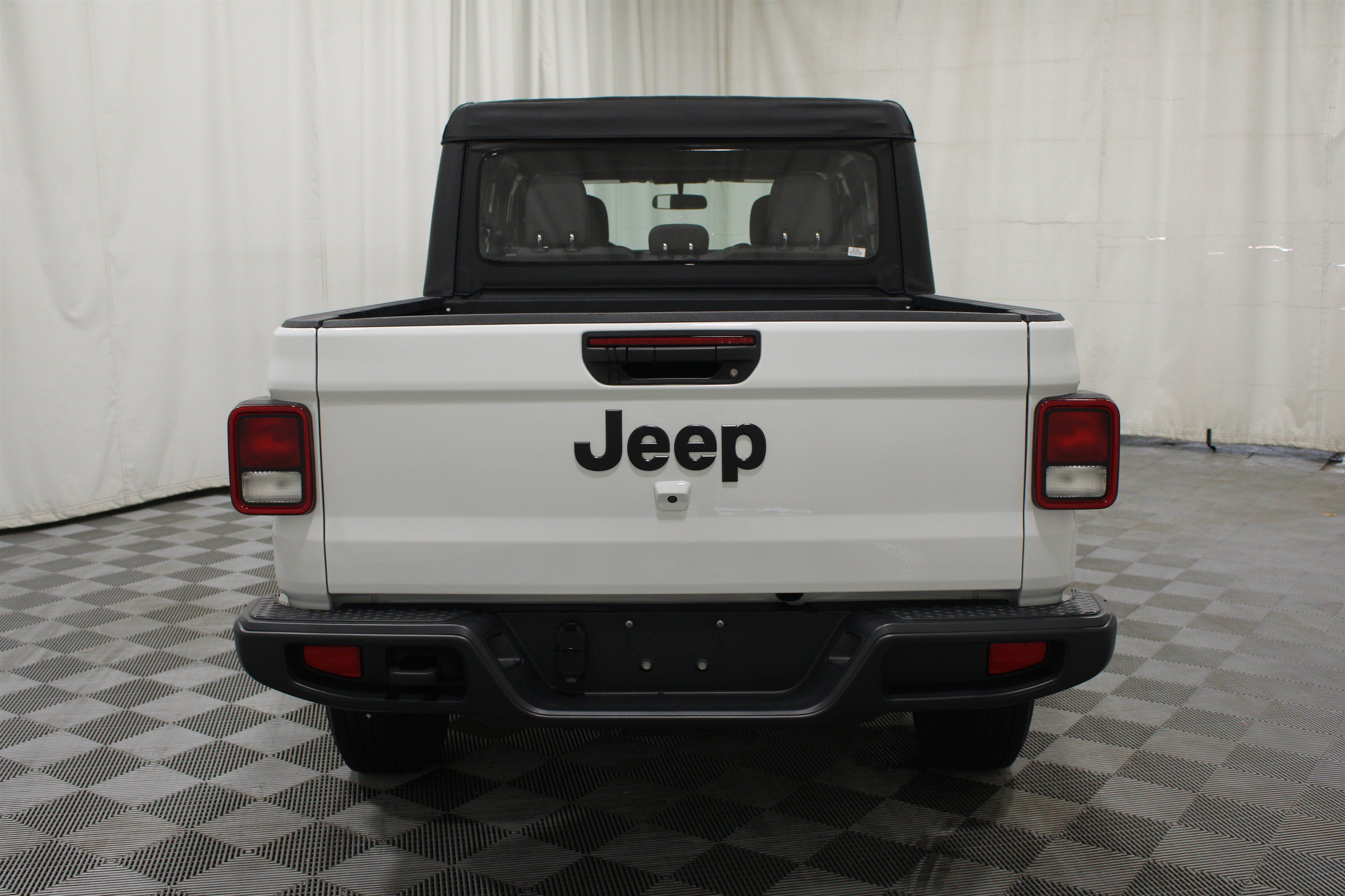 Used 2025 Jeep Gladiator Sport AWD/4WD image 28