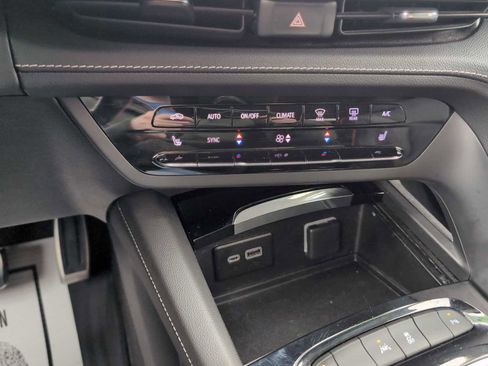 Used 2023 Buick Envision Essence w/ Sport Touring Package image 19