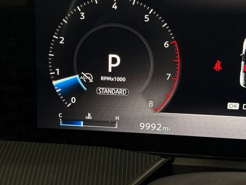 Used 2025 Nissan Murano SV FWD image 19