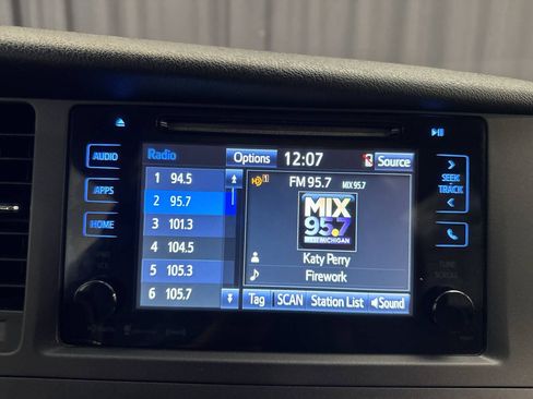 Used 2016 Toyota Sienna LE FWD image 13