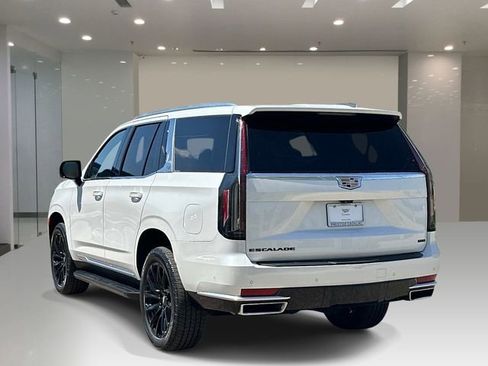 Used 2021 Cadillac Escalade Premium Luxury w/ LPO, Illumination Package AWD/4WD image 3