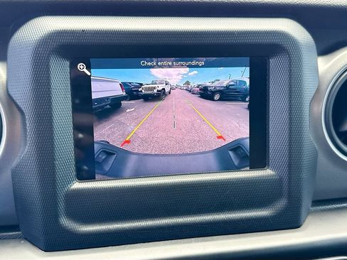 Used 2021 Jeep Gladiator Sport AWD/4WD image 14